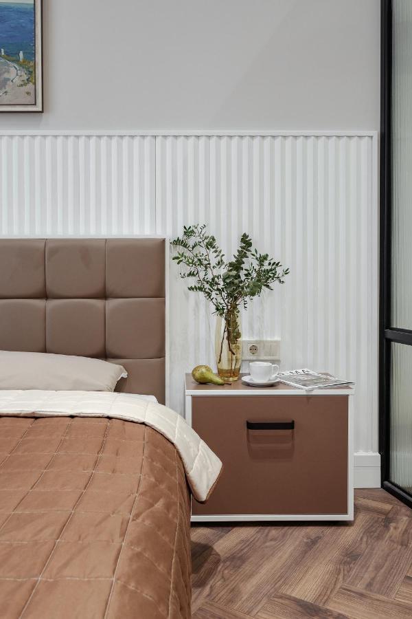 New! Luxury Apartment In The Center Of Odessa Overlooking Deribasovskaya Str. Low Price! Buitenkant foto