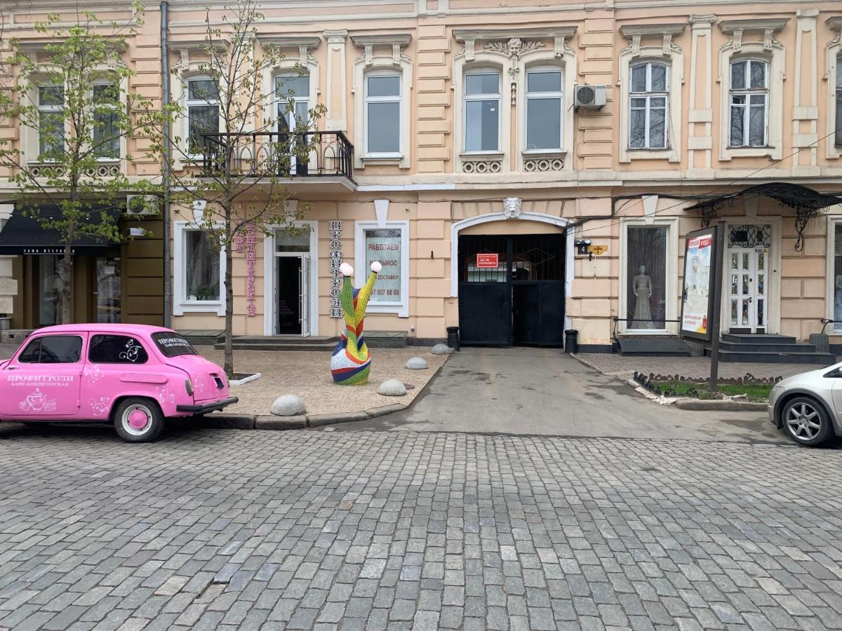 New! Luxury Apartment In The Center Of Odessa Overlooking Deribasovskaya Str. Low Price! Buitenkant foto