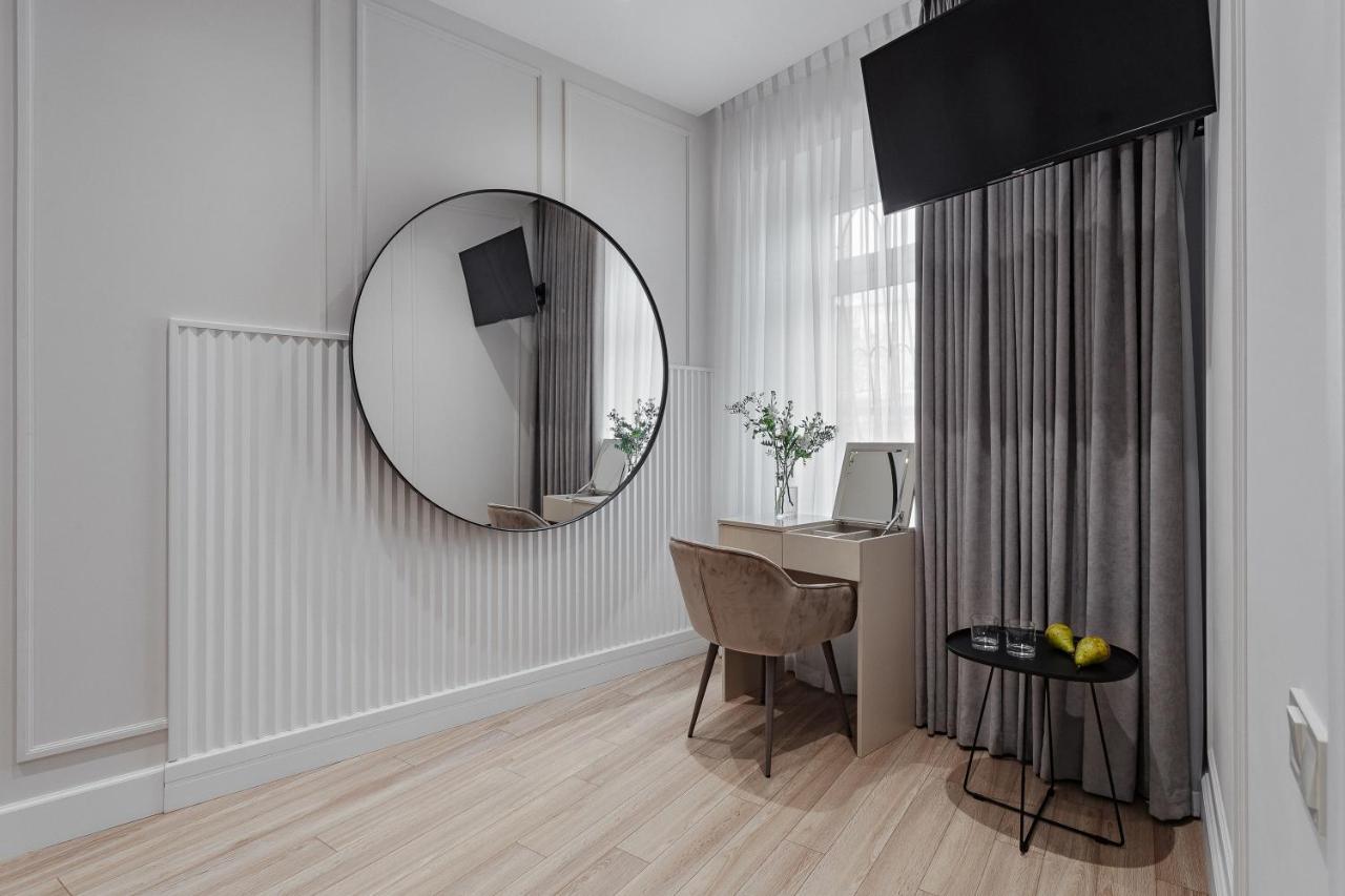 New! Luxury Apartment In The Center Of Odessa Overlooking Deribasovskaya Str. Low Price! Buitenkant foto
